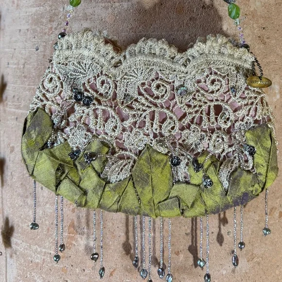 EUC Mary Frances handbag hand beaded - Picture 12 of 12